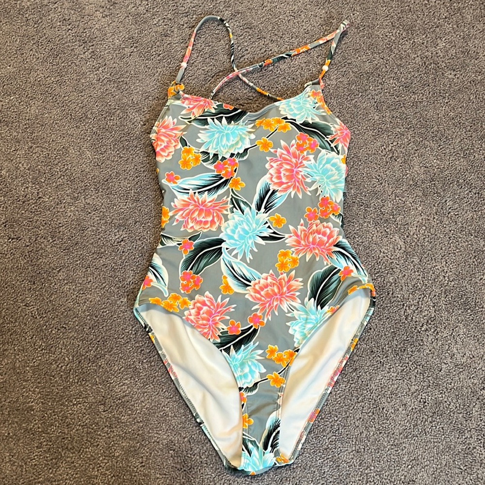 No boundaries floral one piece size medium